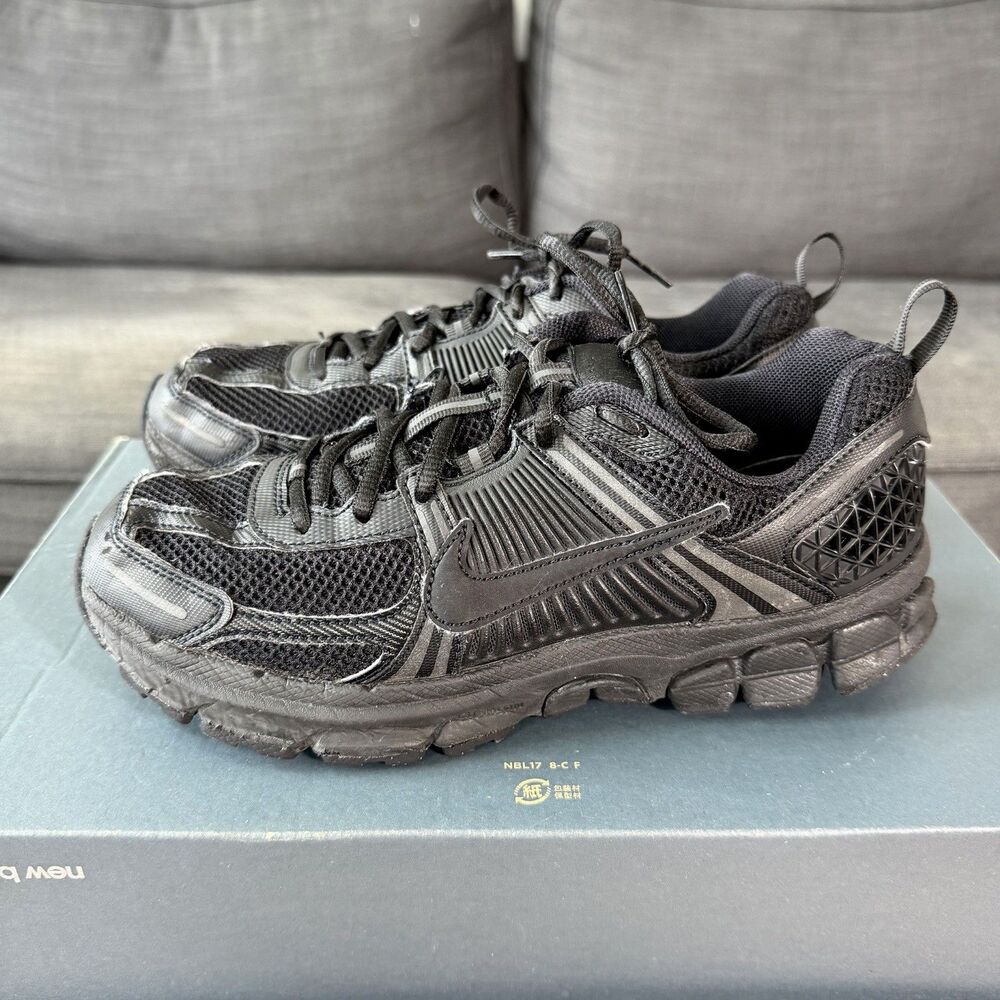 Nike Women's Air Zoom Vomero 5 Triple Black Sneakers Women's Size 8.5